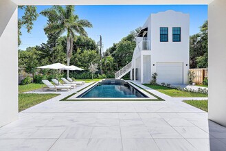 250 Plymouth Rd in West Palm Beach, FL - Building Photo - Building Photo