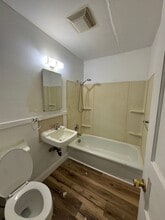 620 W Fairhaven St in Roseburg, OR - Building Photo - Building Photo