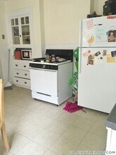 28R Cherry St, Unit 1 in Somerville, MA - Foto de edificio - Building Photo