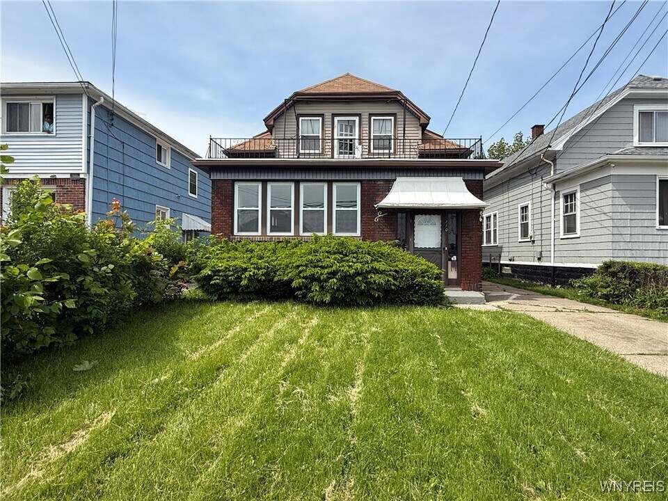 110 Gerald Ave in Buffalo, NY - Building Photo