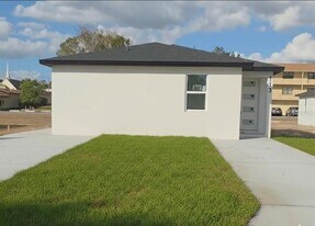 113 E Bullard Ave in Lake Wales, FL - Building Photo