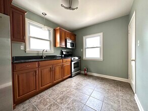69 W Annabelle Ave in Hazel Park, MI - Building Photo - Building Photo