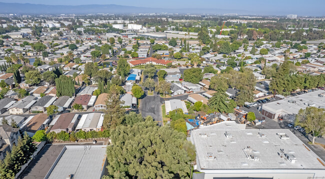 Casa Del Lago Mobile Home Park in San Jose, CA - Building Photo - Building Photo