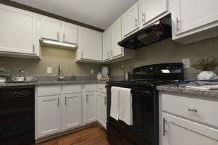 Miller Crest in Johnson City, TN - Building Photo