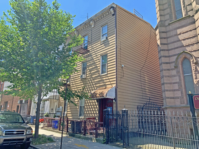 234 24th St in Brooklyn, NY - Building Photo - Building Photo