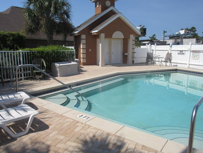 8954 Rachael Ct in Navarre, FL - Building Photo - Building Photo