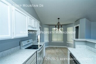 358 Steep Mountain Dr in Draper, UT - Building Photo - Building Photo
