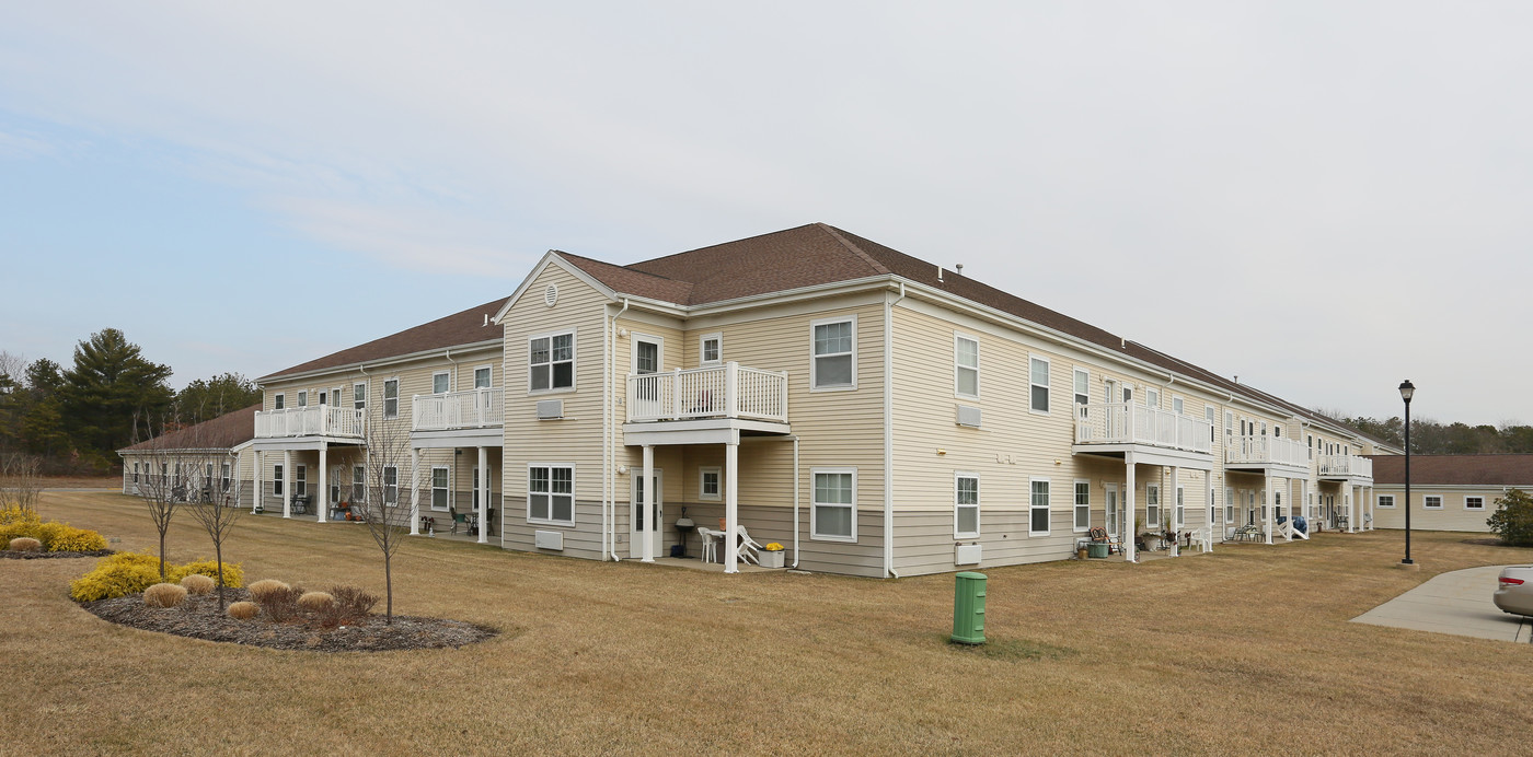 Conifer Village at Patchogue Senior Apartment in East Patchogue, NY - Building Photo