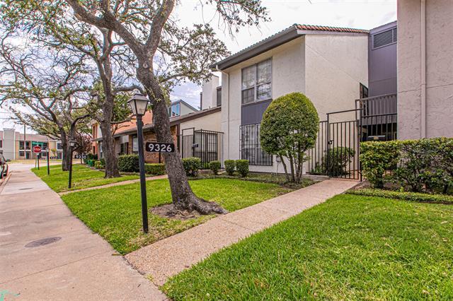 9326 Emberglow Ln in Dallas, TX - Foto de edificio - Building Photo