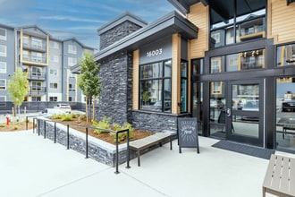 Ravenswood in Lynnwood, WA - Foto de edificio - Building Photo