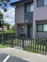 4329 NW 115th Ave in Coral Springs, FL - Foto de edificio - Building Photo