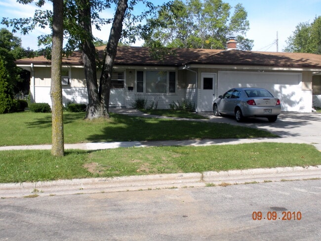 738 James Ct, Unit 738