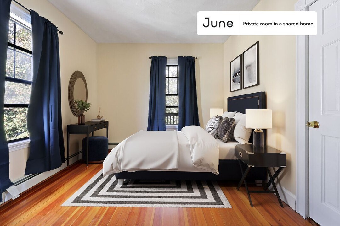 Private bedroom in 4 bed/1 bath Home in Boston, MA - Building Photo