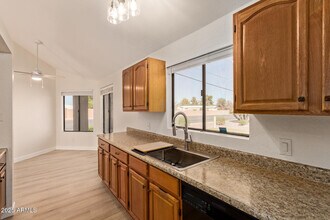 17225 N 16th St in Phoenix, AZ - Building Photo - Building Photo