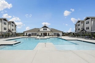 Banner at Sterling Farms in Jackson, TN - Building Photo