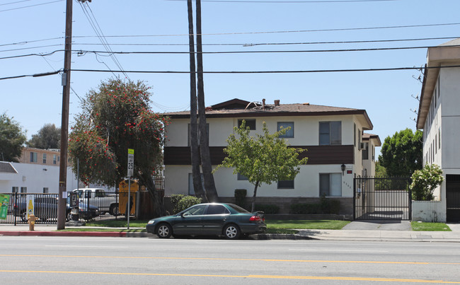 6503 Woodman Ave in Van Nuys, CA - Building Photo - Building Photo