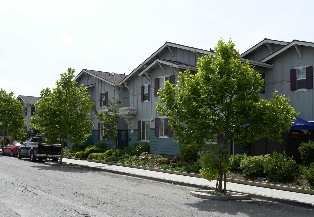 3440-3452 Rolison Rd in Redwood City, CA - Foto de edificio