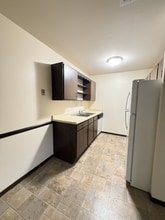 6172 S 31st St-Unit -3106-7 in Greenfield, WI - Foto de edificio - Building Photo
