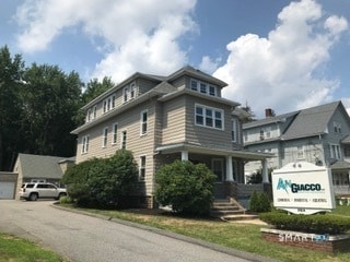 264 Broad St in Meriden, CT - Foto de edificio - Building Photo