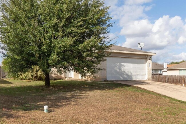 217 Lake Washington Dr in Kyle, TX - Building Photo - Building Photo