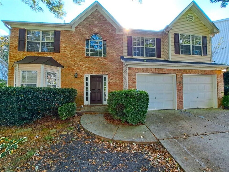 3940 Crescent Walk Ln NE in Suwanee, GA - Building Photo