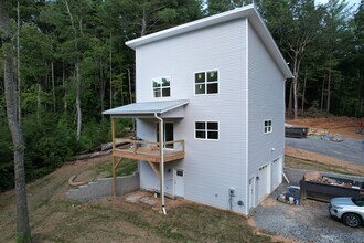 110 Paislee Pk Ct in Fairview, NC - Building Photo - Building Photo