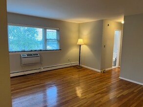 2467 NJ-10 in Morris Plains, NJ - Foto de edificio - Building Photo