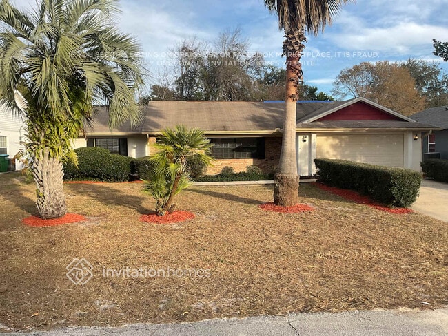 property at 2231 E Annapolis Dr