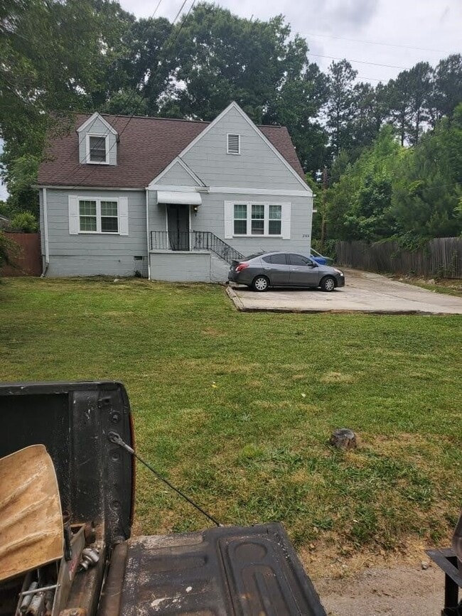 property at 2308 Boulevard Granada SW