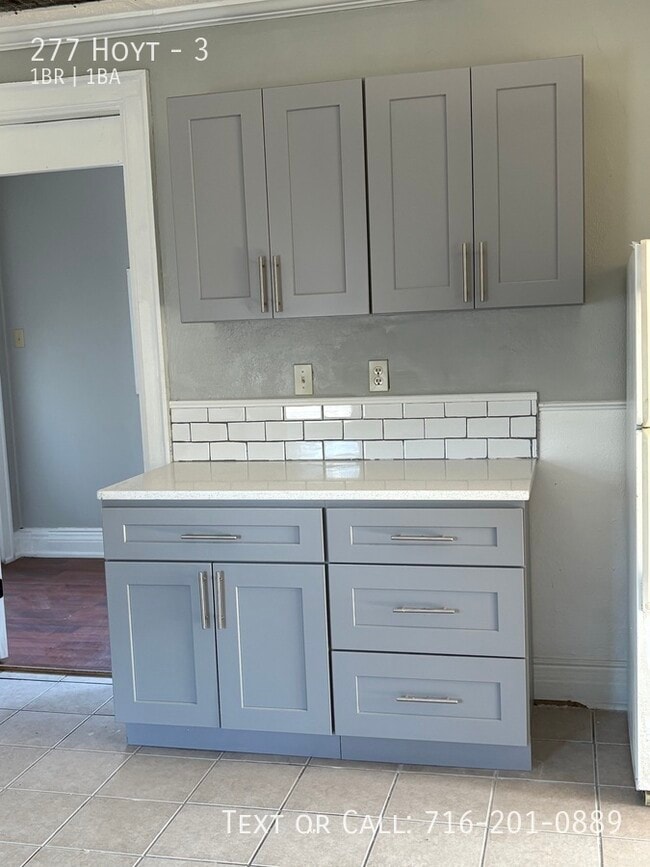 277 Hoyt St in Buffalo, NY - Building Photo - Building Photo