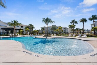 Livano Charlotte Harbor in Port Charlotte, FL - Foto de edificio - Building Photo