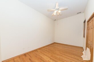 2539 N Southport Ave in Chicago, IL - Building Photo - Building Photo