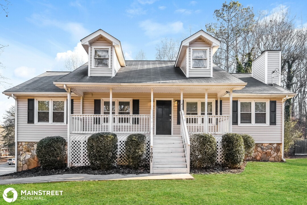 1981 Tripp Rd in Woodstock, GA - Foto de edificio