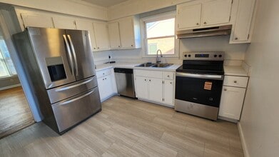 510 Kingston Hall Ct in Hampton, VA - Building Photo - Building Photo