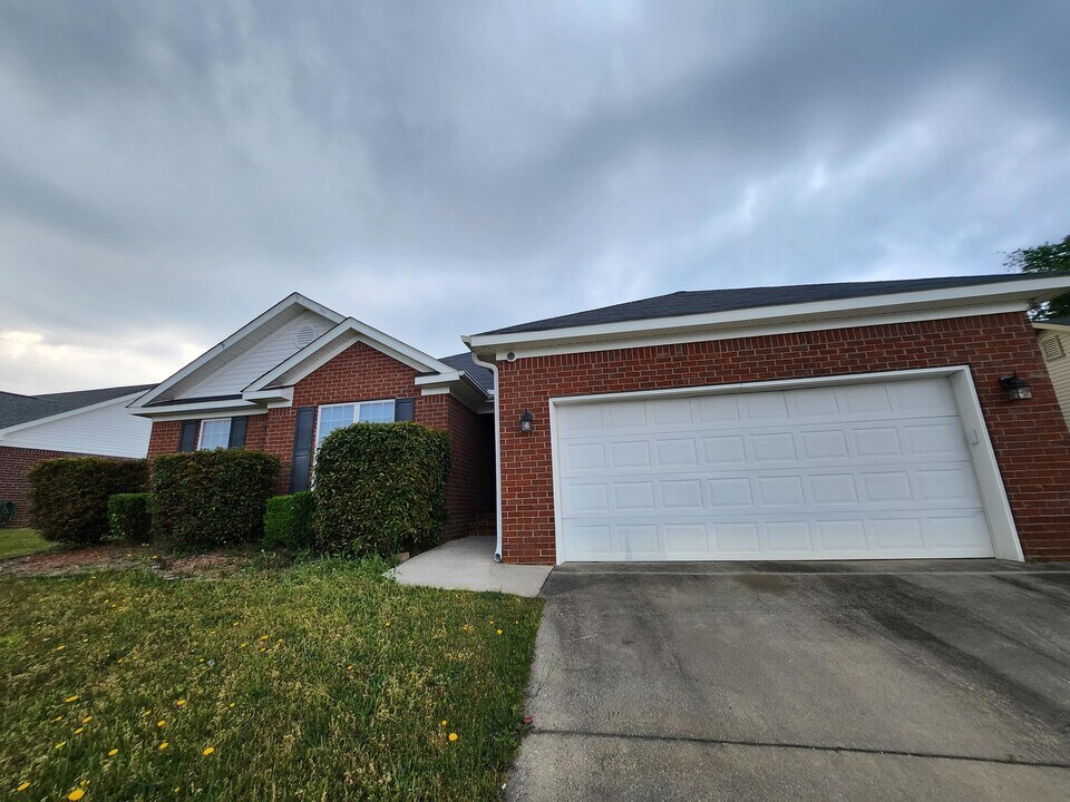 2006 Darwood Dr in Grovetown, GA - Building Photo