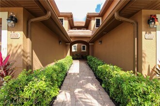 6657 Alden Woods Cir in Naples, FL - Building Photo - Building Photo