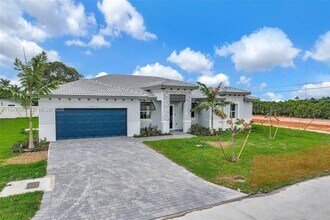 27210 SW 159th Path in Miami, FL - Building Photo - Building Photo