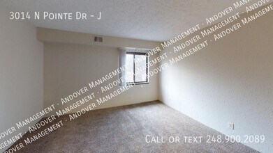 3014 N Pointe Dr, Unit J in Jackson, MI - Building Photo - Building Photo