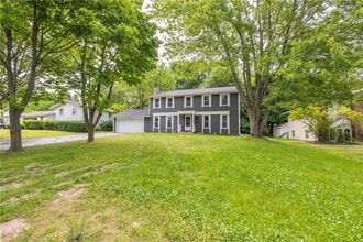 104 Tumbleweed Dr in Pittsford, NY - Building Photo - Building Photo