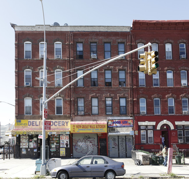 852 Bushwick Ave in Brooklyn, NY - Foto de edificio - Building Photo