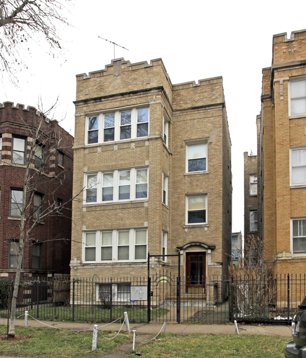 6335 N Claremont in Chicago, IL - Building Photo