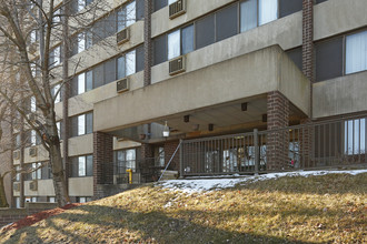 Mt. Vernon Towers in Uniontown, PA - Building Photo - Building Photo