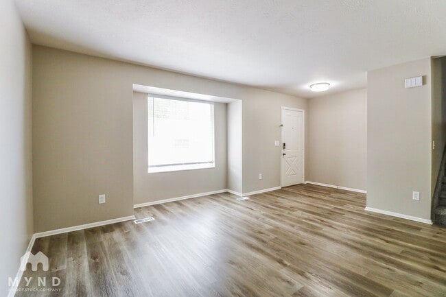 2297 N 1125 E in Layton, UT - Foto de edificio - Building Photo