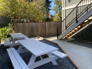 1801 Hallen Ave in Nanaimo, BC - Building Photo - Building Photo