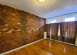 23 Temple St, Unit 1 in Boston, MA - Foto de edificio - Building Photo