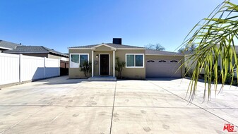 11836 Rialto St in Los Angeles, CA - Building Photo