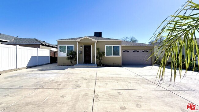 11836 Rialto St in Los Angeles, CA - Building Photo - Building Photo