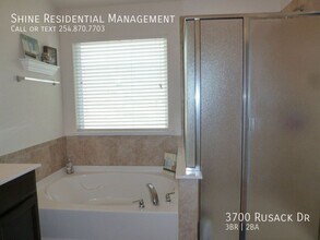 3700 Rusack Dr in Killeen, TX - Foto de edificio - Building Photo