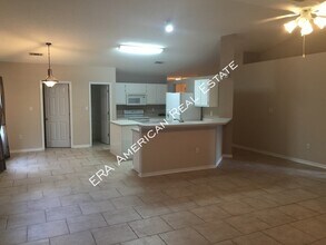 1886 Greystone Ln in Fort Walton Beach, FL - Foto de edificio - Building Photo