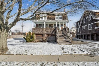 54 Osborne Ave in Bay Head, NJ - Foto de edificio - Building Photo